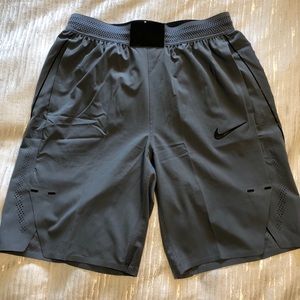 Nike Men’s Aeroswift Basketball Shorts NWT!!!